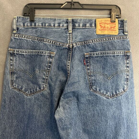 Levis 550 Relaxed Straight Jeans Mid Rise Medium Wash Mens 33x34 Actual 32x32 - Picture 4 of 10
